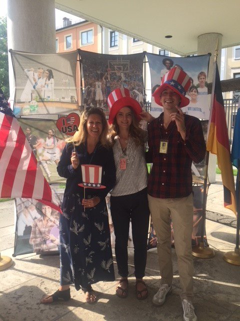 CSGermany's tweet photo. "Long Night of the Consulates in #Munich"- Theme @usconsmunich “Music and Film” Including cello quartet &amp; presentation of award winning short movie “A Night Call”  &amp; many #US destinations. Thx  @BrandUSA @ExploreGeorgia @AVIAREPSTourism #LiebManagement &amp; US craft beer @Biervana . https://t.co/7SrMY261km
