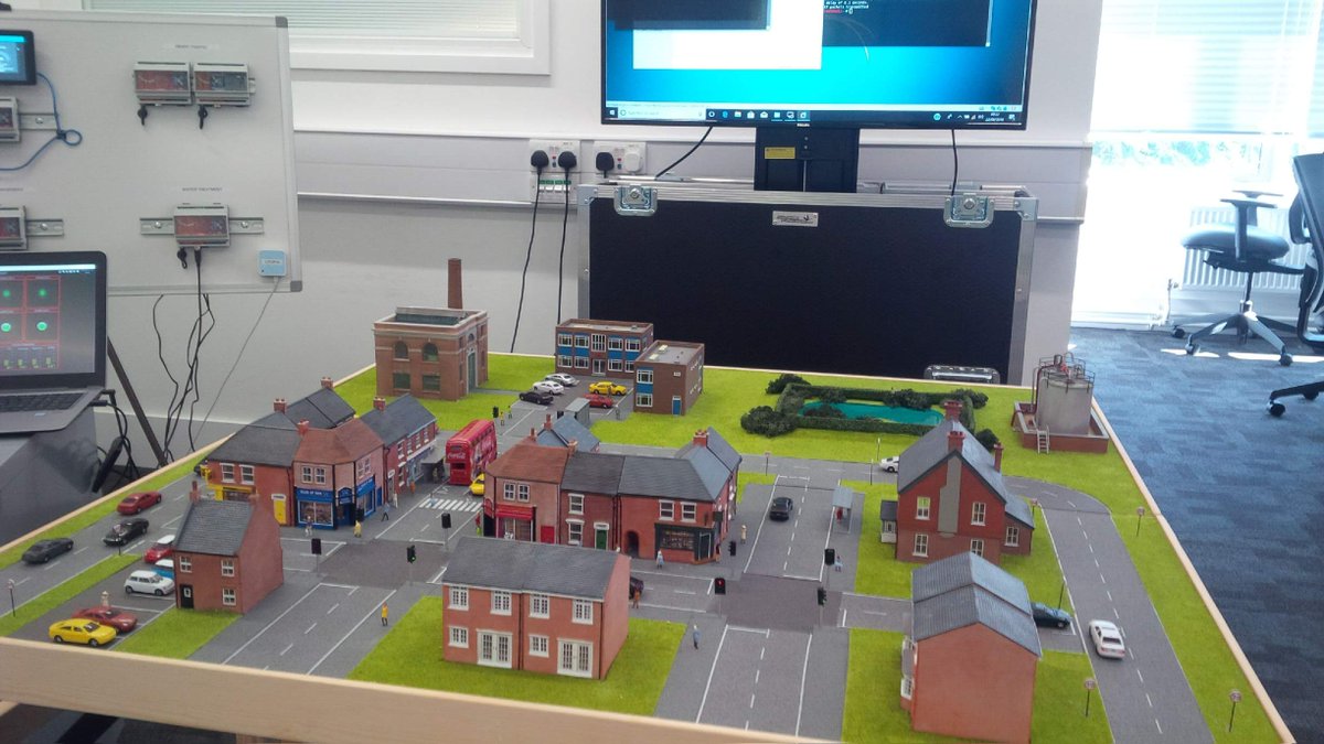 Feel free to come and visit our smart utopia demonstrator in the IMC. <a href="/warwickuni/">University of Warwick</a> #openday  #Degree #Apprenticeship ow.ly/N71L30kuCFn #Cybersecurity #Cyber #AEP #Education #Students