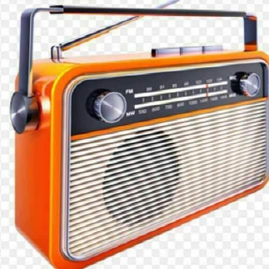 lasizwedafox's tweet photo. Radio https://t.co/7Fapb7N7lq