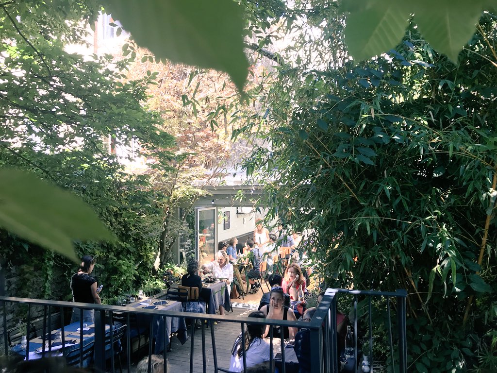 AlessCordier's tweet image. #pausemidi bien accompagnée ...