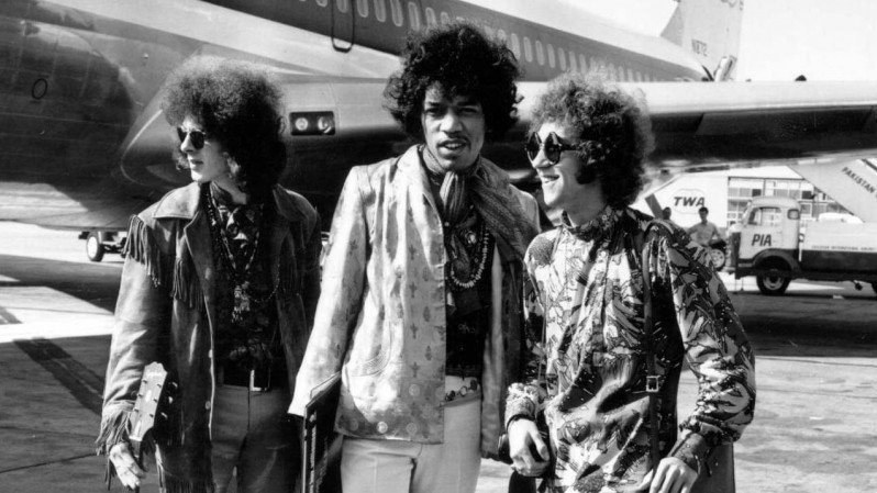 crockpics's tweet image. The Jimi Hendrix Experience boarding a plane in London, 1968