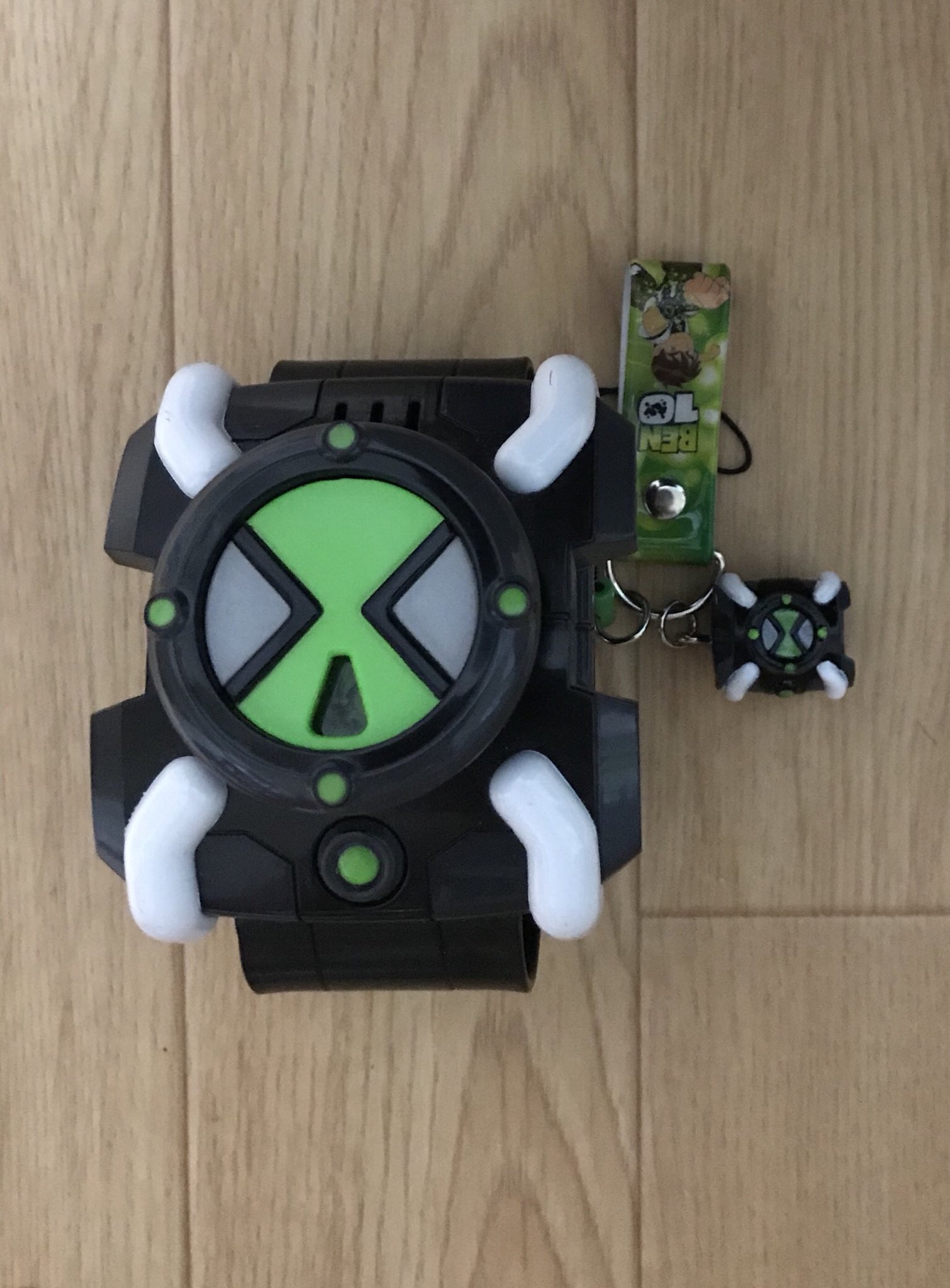 BEN10 ベン10 オムニトリックス