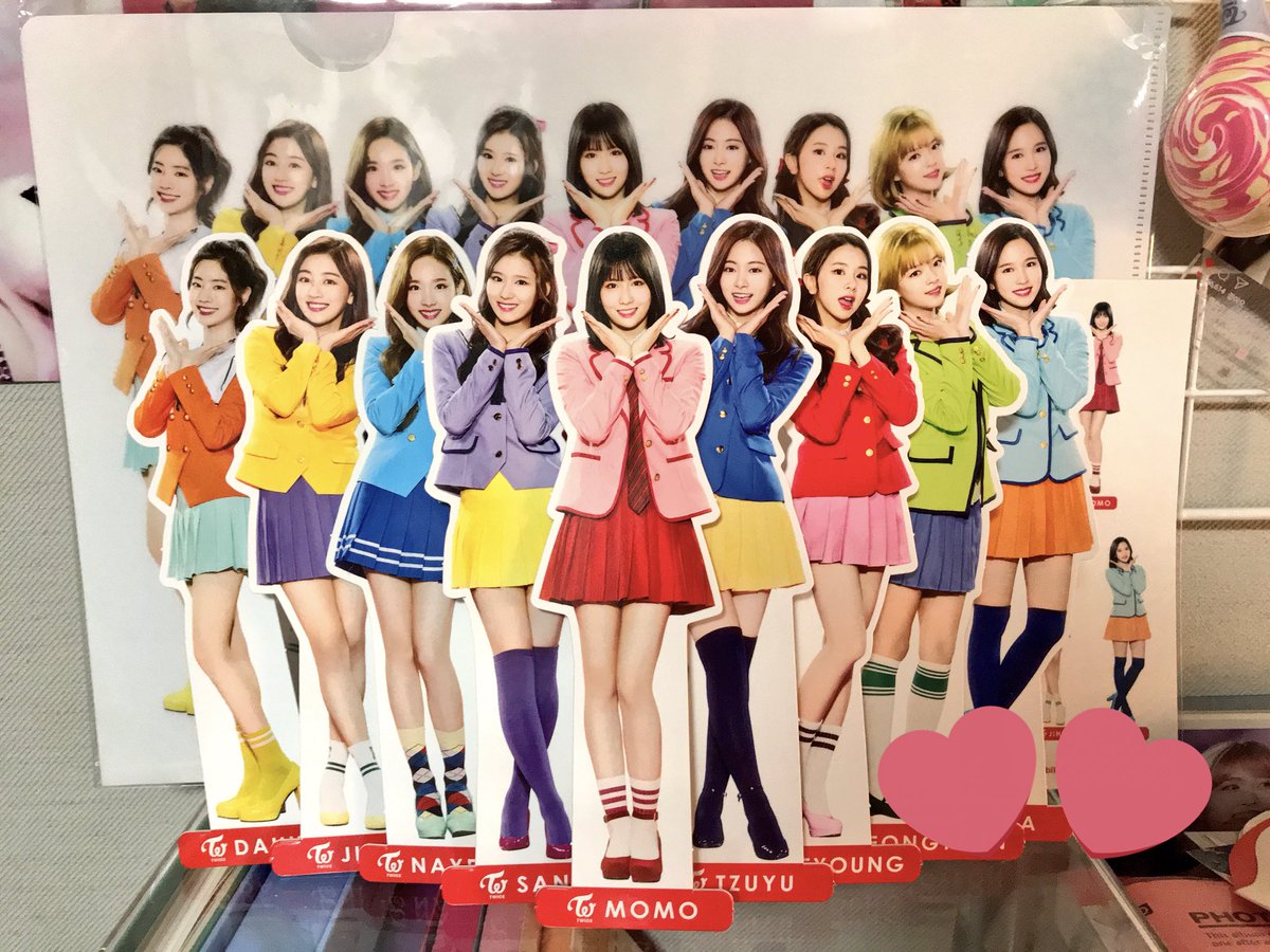 Twice 모모 ワイモバイル当選して 今日ファンキットが届きました 本当にマイモバイルさんありがとうございます 可愛い可愛すぎる ཀ Twiceグッズプレゼント ワイモバイル 트와이스 いいねしてくれた人フォローします Rtし