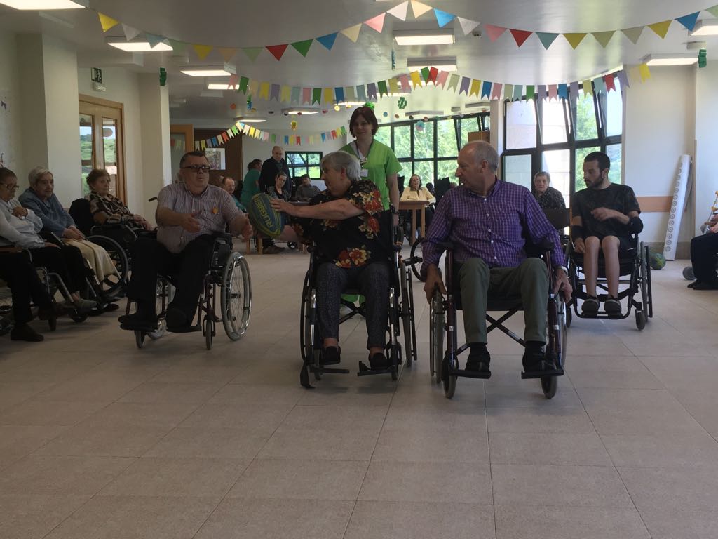 working_wheels's tweet photo. Un poquito de diversión y deporte adaptado en el X Aniversario del centro @DomusVi_Es Lalín! Gracias por todo y a seguir cumpliendo muchos más!

#deporteparatodos #deporteparatodas https://t.co/M1Nu1afmQ0