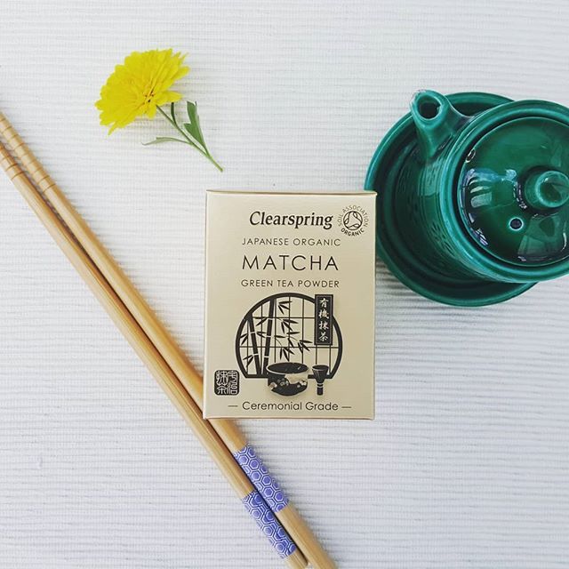 CWFoods's tweet photo. Ceremonial grade Clearspring Organic Matcha Green tea powder.  Full of antioxidants (6 x more than goji berries, 17 x more than blueberries and 60 x more antioxidants than spinach). It's also a great detoxifier, plus it's rich in L- theanine which boosts… https://t.co/xwYAytV4y6 https://t.co/4OUADOi4Rm