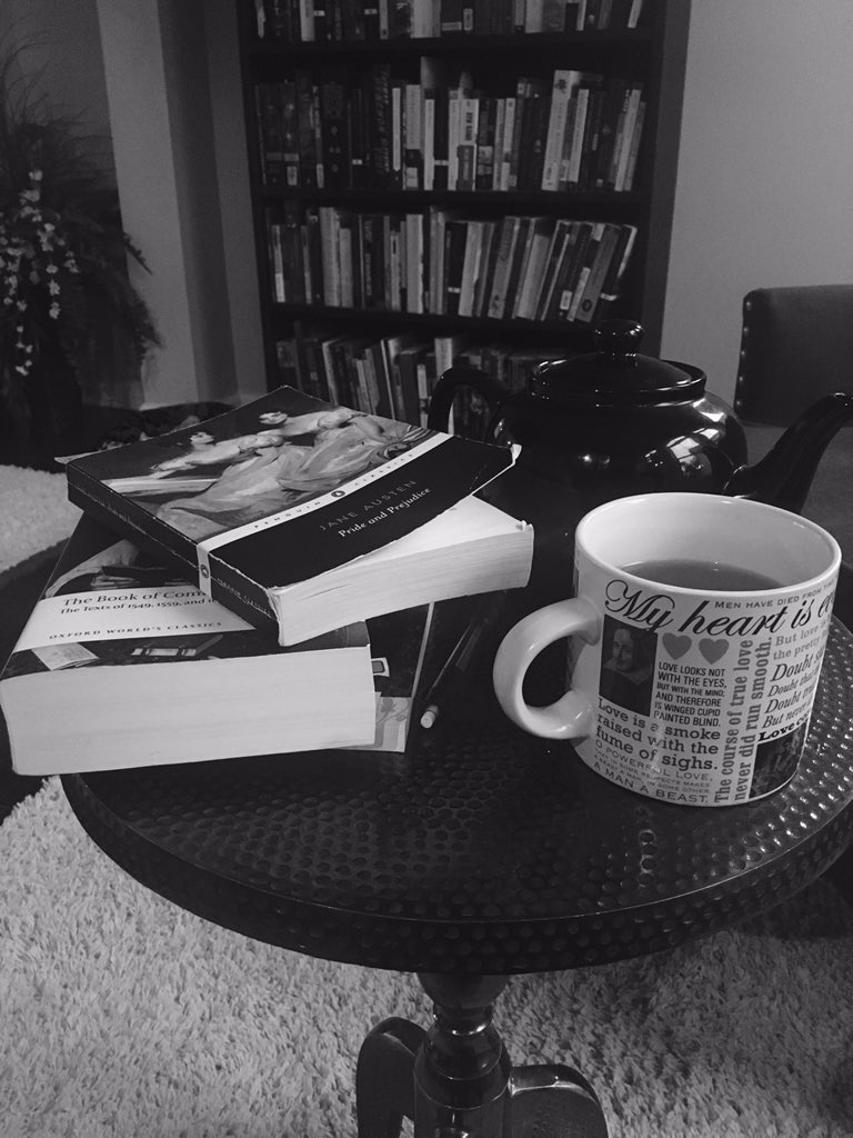 acslattin's tweet photo. My rainy Friday morning. #Bookworms #reading #FridayFun #rain https://t.co/5MbMFNYJzR
