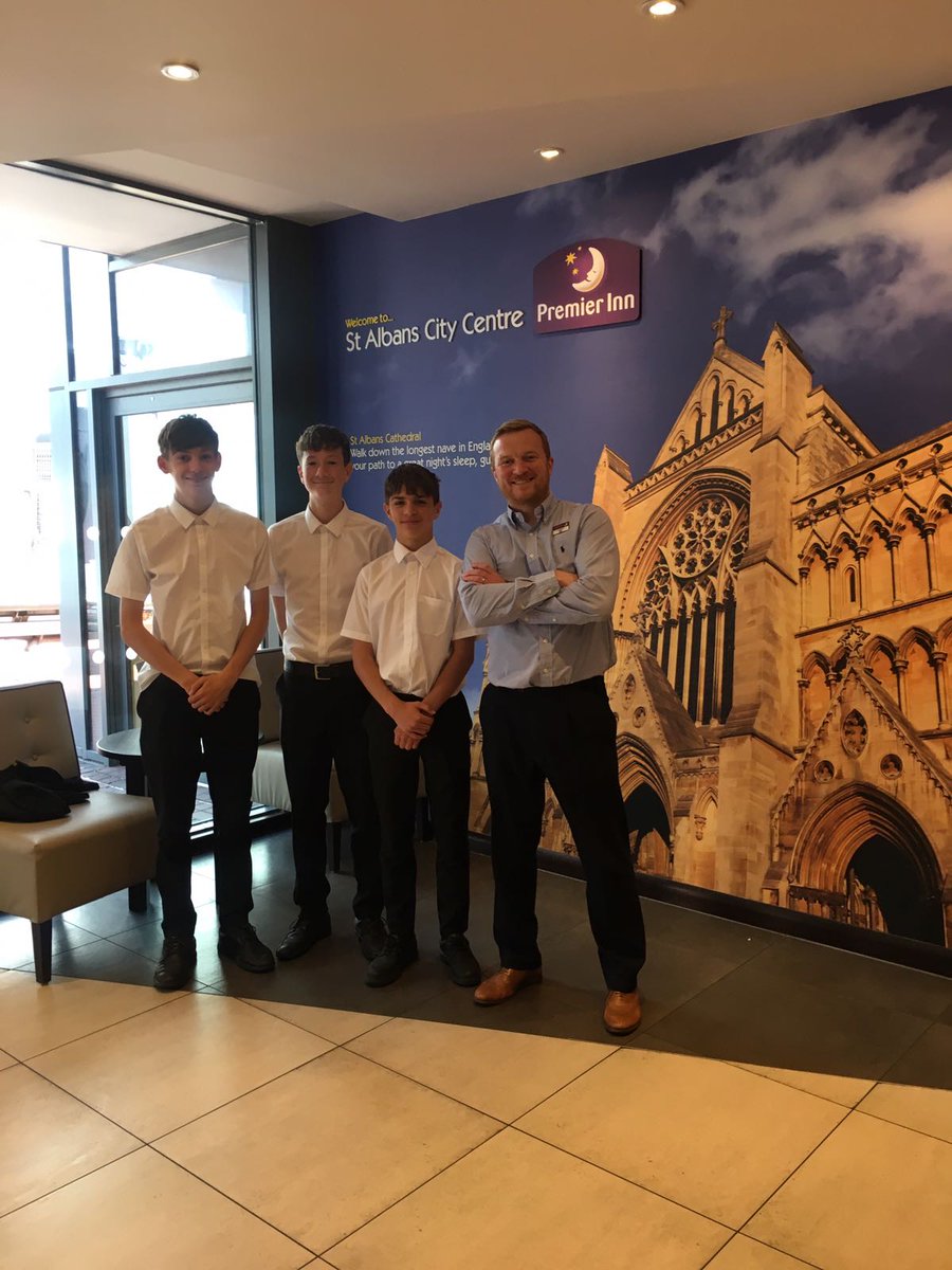 Me and the work experience boys from #sandringhamschool
Finishing off the week with a coaching session on interview techniques <a href="/AndreaDelczeg/">Andrea Delczeg</a> @HomeisNHC
