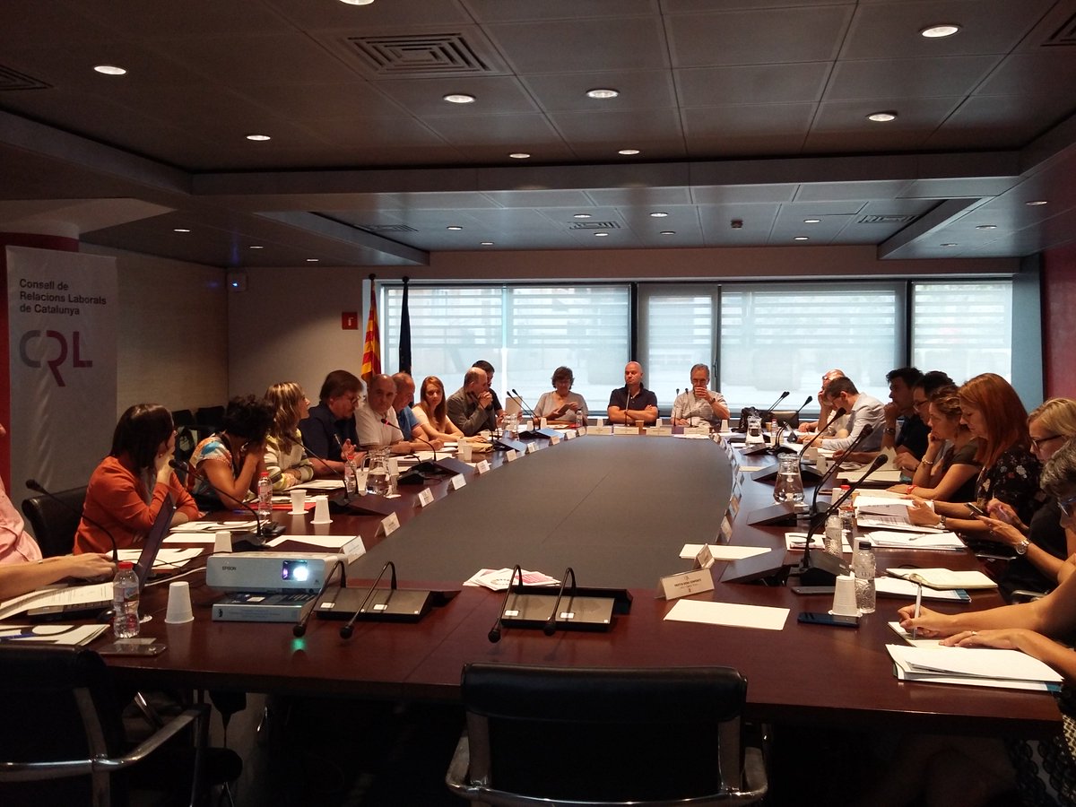 ocupaciocat's tweet photo. El Consell de Relacions Laborals rep els participants del projecte internacional #NoNEETs per fomentar i millorar l’ocupació de qualitat de les persones #joves 👇https://t.co/v6UBPHRUCd https://t.co/u6lKjyUzIr