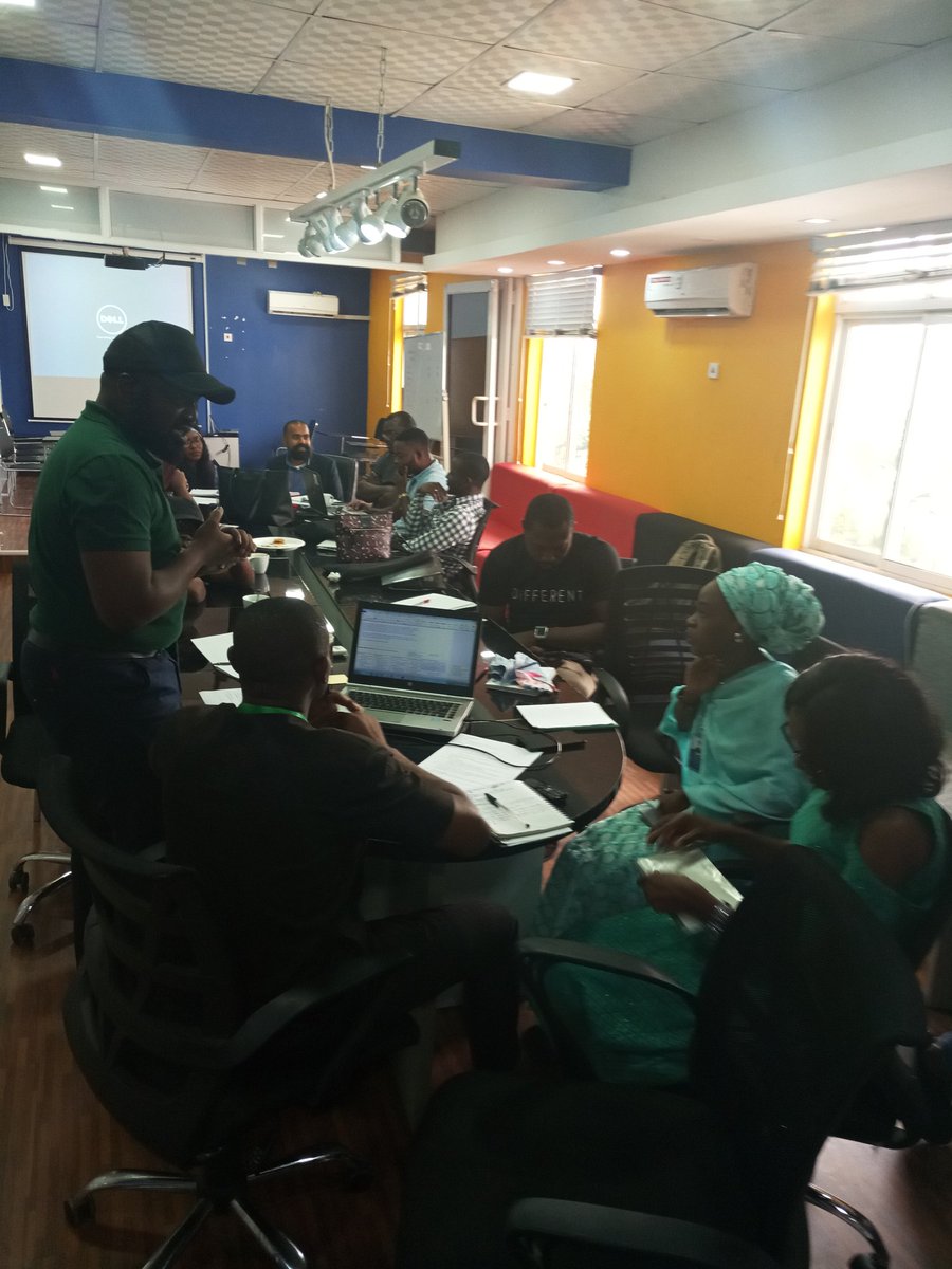 BankoleToba's tweet image. #HubMgt101 Day 3, BrainTrust session,  collectively solving each others problems @Infonineorg @GoodUpHQ