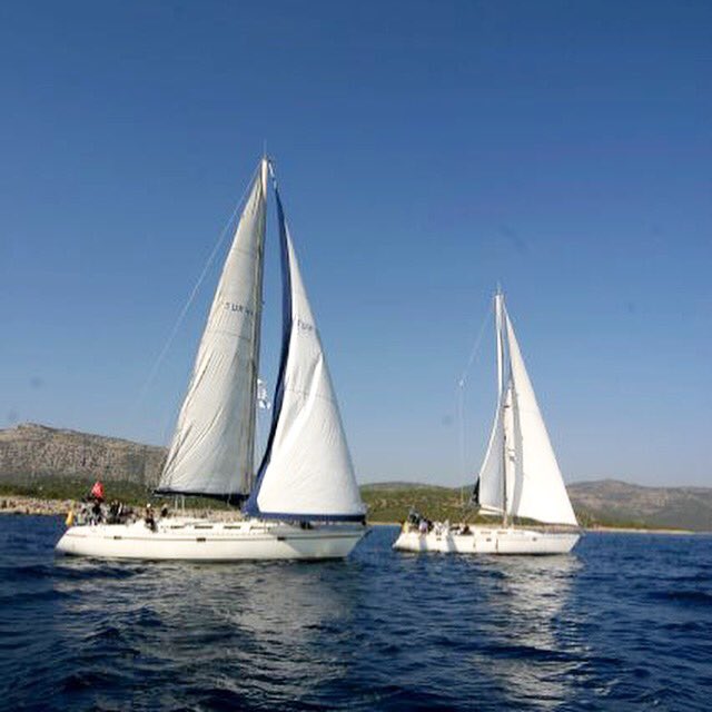 dsmtraining's tweet photo. Geçtiğimiz Eylül, Doğuş Otomotiv yöneticileriyle önce teorik eğitim ile başlayan sonrasında ise yaşayarak öğrenme pratiği ile devam eden ‘Yelken ile Liderlik Eğitimi’ni gerçekleştirdik. Katılımcılar İstanbul’da denize açılmanın keyfini yaşadılar! ✌🏻⛵️ https://t.co/pOQx1fWGyc
