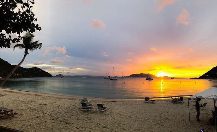BritishVirginIs's tweet image. Yesterday’s summer solstice sunset from #CaneGardenBay.

#BVI #BritishVirginIslands #BVIsecrets