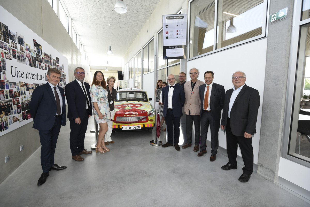 Wurth_France's tweet photo. Le jeudi 21 juin 2018 fut une journée pleine d'émotions pour Würth France ! 
Inauguration du magasin situé devant le siège social à Erstein, inauguration de la nouvelle cantine des collaborateurs puis enfin retransmission du match France/Pérou ! https://t.co/nHg4KUBOVn