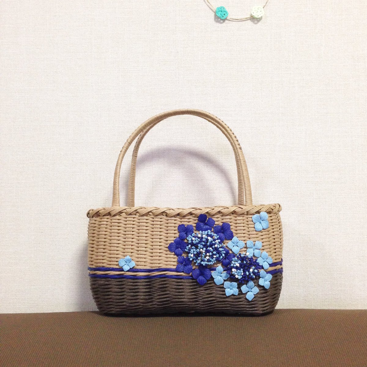 1065の部屋 額紫陽花のカゴバッグ ちょっと地味だったかしら キャラ小物ばっかりじゃなくてカバンもちまちま作ってます クラフトバンド 額紫陽花