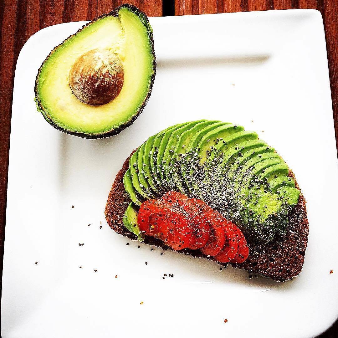 Avocado_Therapy's tweet photo. absolutely delicious!😍🍅
#avocado #cleaneating #yum #foods4thought #plantpowered #healthyfoodshare #eatcolor #plantbased #vegan #avocaddict https://t.co/kXIdsJhaNO