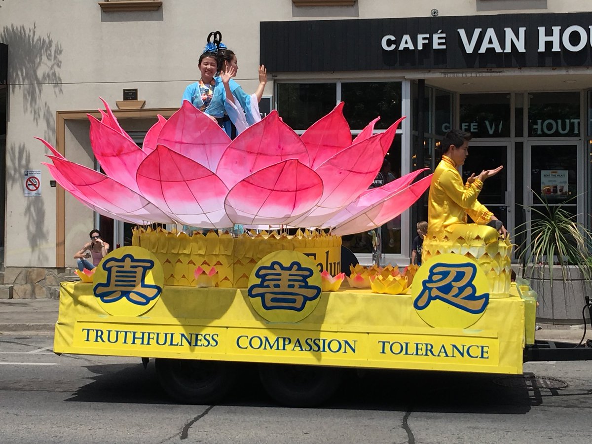 GaelicSteel's tweet photo. A lotus moment in #Oshawa at the #festaday #parade https://t.co/zjNBQGkUuv
