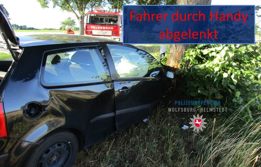 Polizei_WOB's tweet photo. #Ehmen #Verkehrsunfall Polo-Fahrer durch Handy abgelenkt
weiter hier https://t.co/icDTokir4k https://t.co/3gxhqxToiG