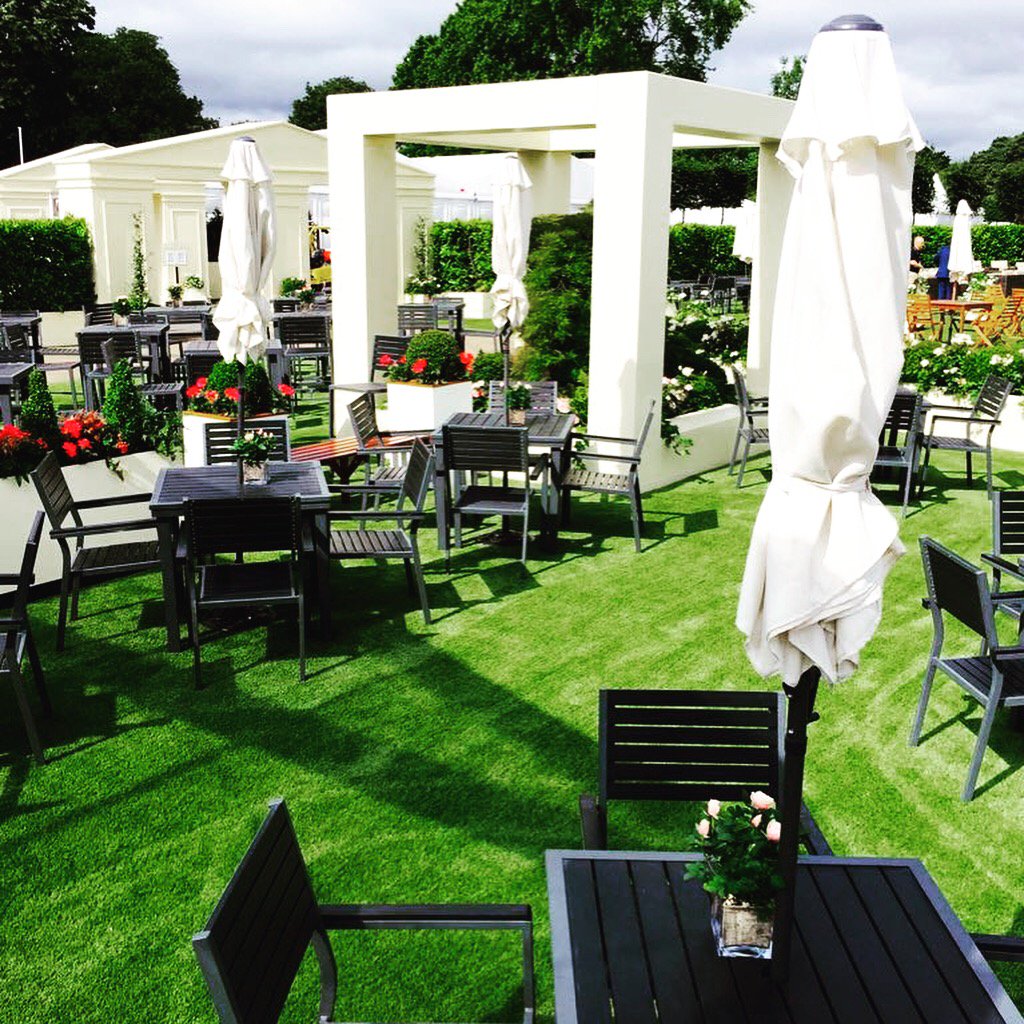 Selectgrass's tweet image. ‘Astro Boyz’ installed our 25mm code 087 and 30mm code 096 at this years Royal Ascot and did an amazing job 👍🐎 #royalascot #artificialgrass #trade #supplier #commercial #horseracing #horses #landscaper #landscapers #artificialturf