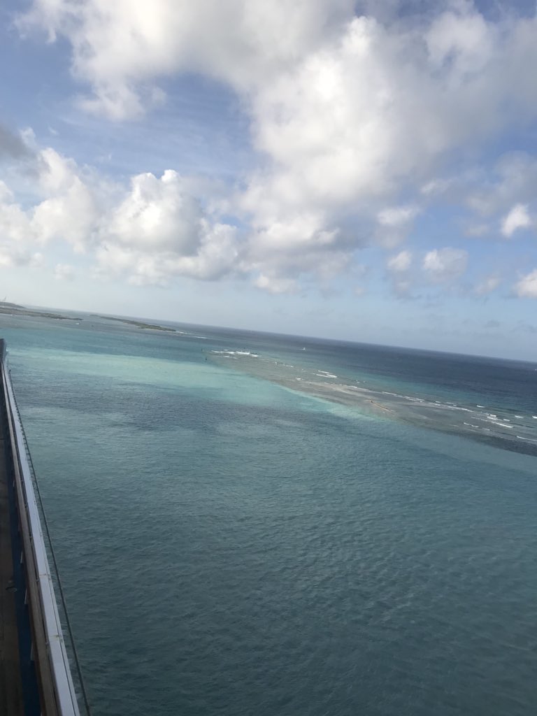 ChrisW030212's tweet photo. Great day in Aruba ๐ฆ๐ผ yesterday! Probably the best port out of the 4 we visited! Friendly locals and a clean city๐! BIG ๐๐ป FROM ME! @CarnivalCruise #carnivalvista #funtasticday https://t.co/2zREXRInOx