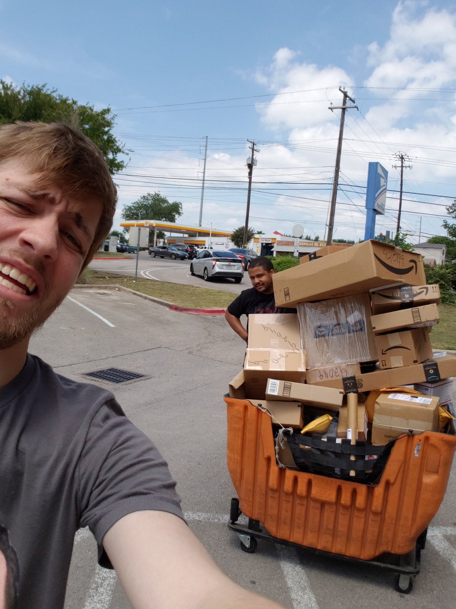 Hit the gym, now tryna get all this shit home to open it all on stream. Got 2 workouts today lol.