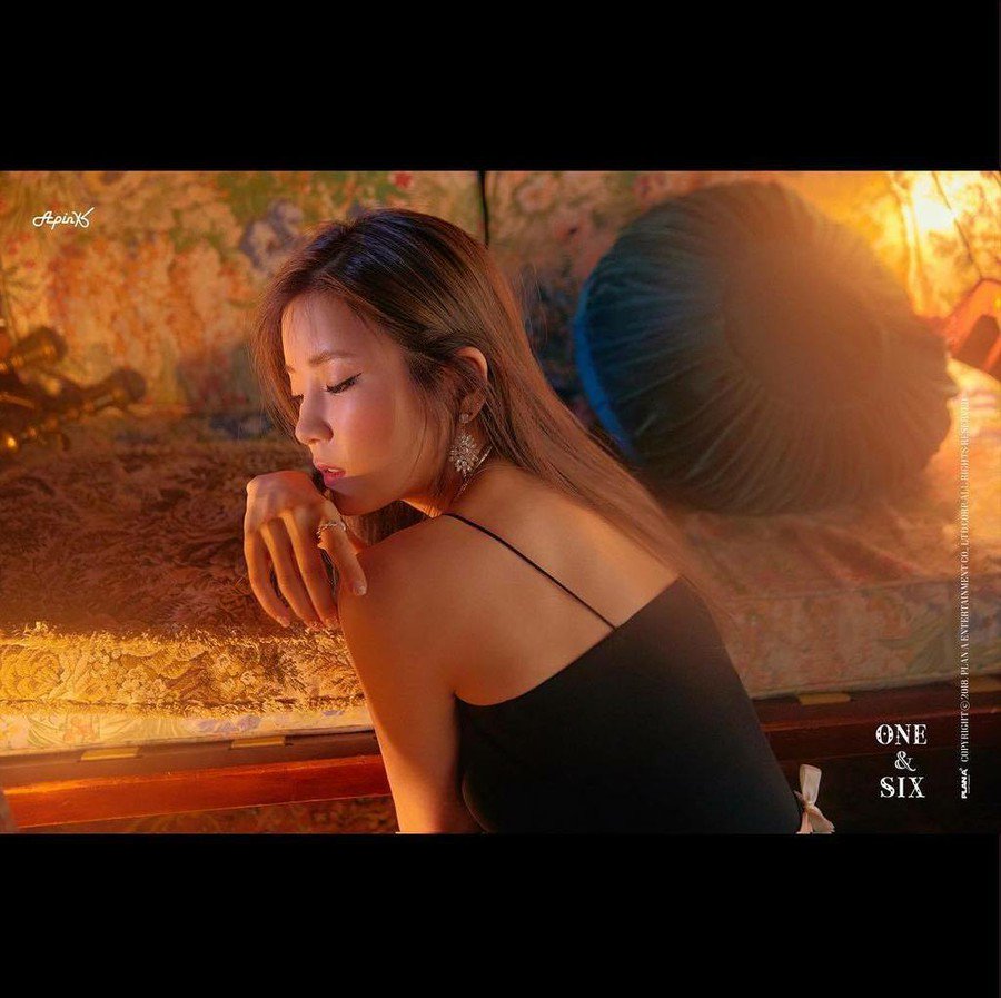 kor_celebrities's tweet photo. 【g公式】Apink、7th Mini Album [ONE＆SIX] 
●CHORONG Concept Photo 
●2018.07.02 18:00 

[Apink]のまとめLIVE⇒ https://t.co/UUY5eoROeD https://t.co/aoUzywMlFm