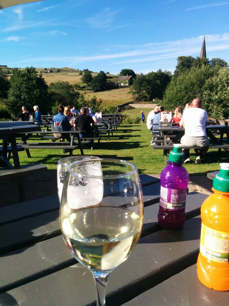 gojopogo's tweet photo. Only one way to end a #fulltime working week! #beergarden #secondoftheday https://t.co/uEDEOb5ez2