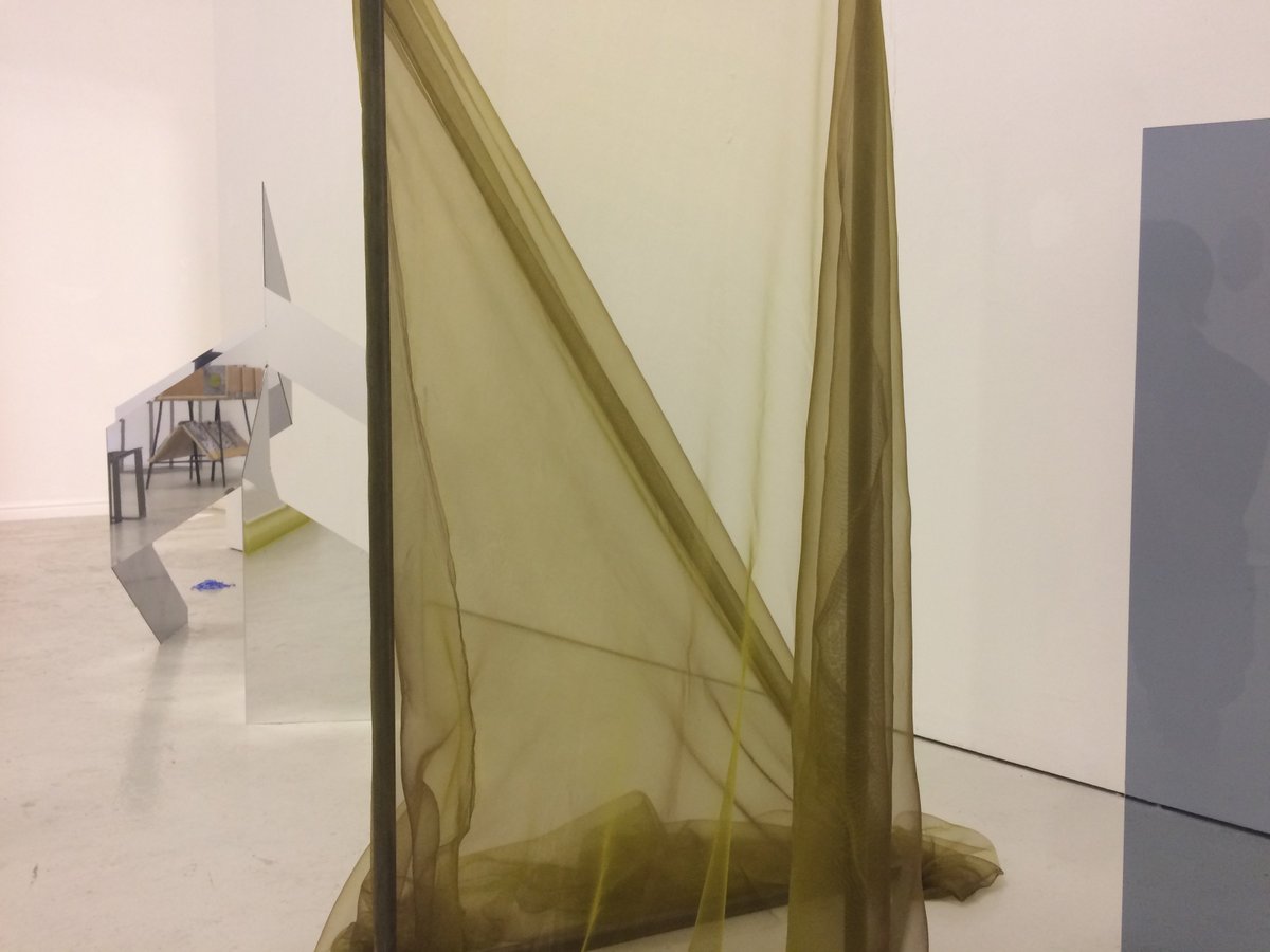 carolwyss's tweet photo. Final chance to see NEW RELICS - like walking through a fascinating city full of contemporary sculptural positions @EvyJokhova @rosalinddavis @Justinjhibbs new relics @ThamesSideSE18 #Gallery Curated by #TimEllis & #KateTerry https://t.co/783qXToOEe https://t.co/vcRlaeFxMJ