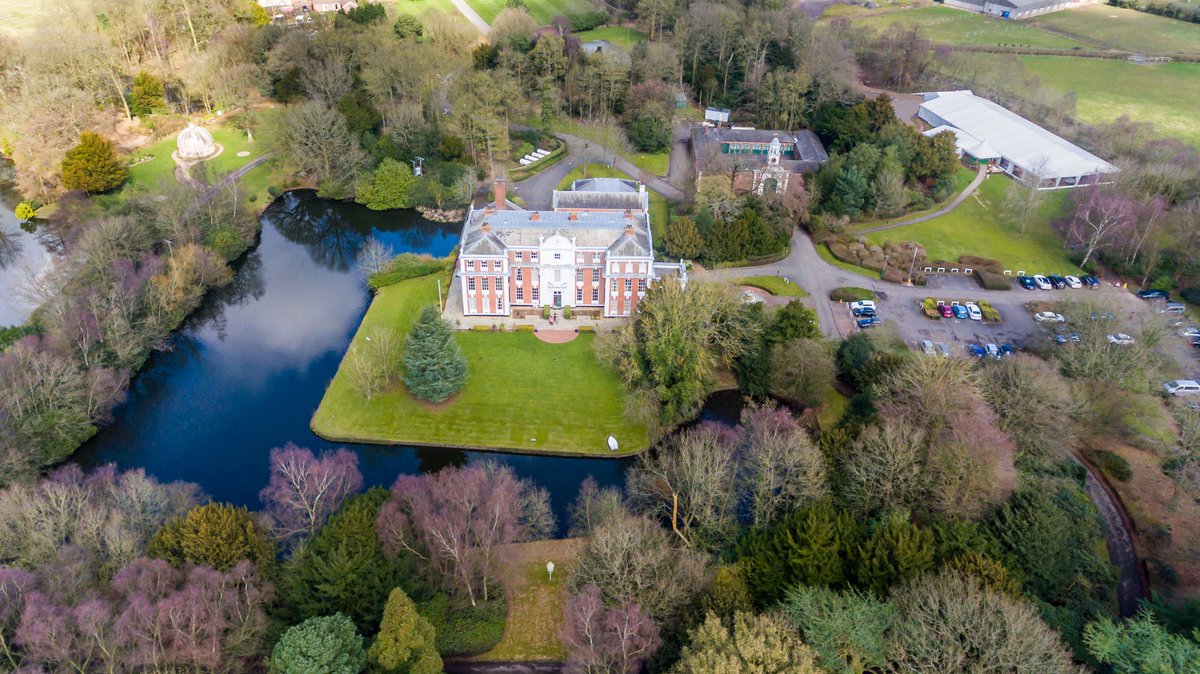 Hilton_Hall_'s tweet photo. Have you ever seen such breathtaking views at a wedding venue? 

#hiltonhall #hiltonhallevents #weddingvenue #manorhousewedding #marqueewedding #weddingreception #weddinginspiration #weddinginspo #bridebrook #englishwedding #asianwedding #ukweddingvenues #wolverhampton https://t.co/aiBy48E9fJ