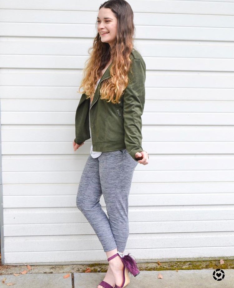 fashionclub's tweet image. Want to find out from an actual #FIDMStudent what life @FIDM is really like?! #FashionClubPresident, Mia Johnson, chatted with #FIDMGrads for all of the ins and outs about FIDM! bddy.me/2KdSeBK