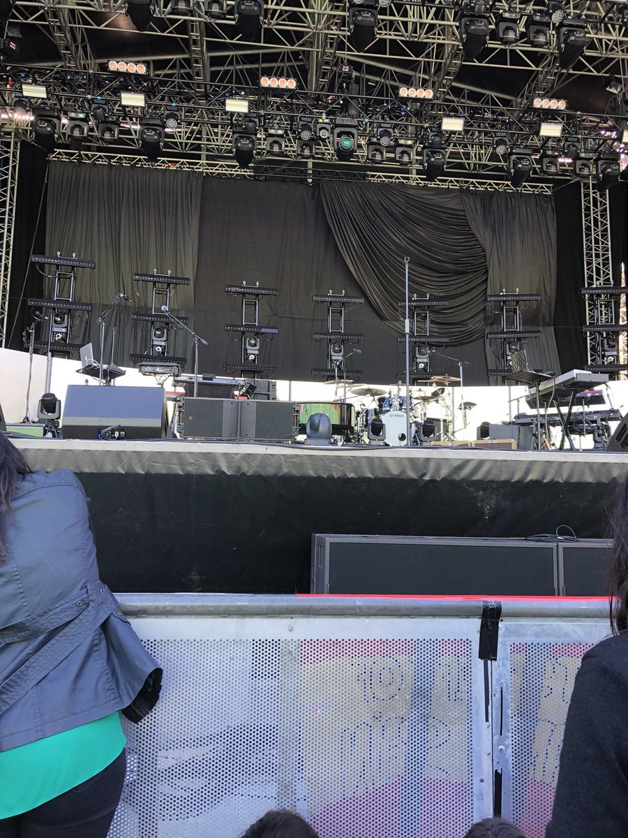 I_Is_Sophie's tweet photo. @GaryBarlow I’m here stood to the left of the middle. Look out for my banner #AMLS #amlsgirl #scarbados #scarborough #gbsolo2018 https://t.co/bVpFJ7Otwd