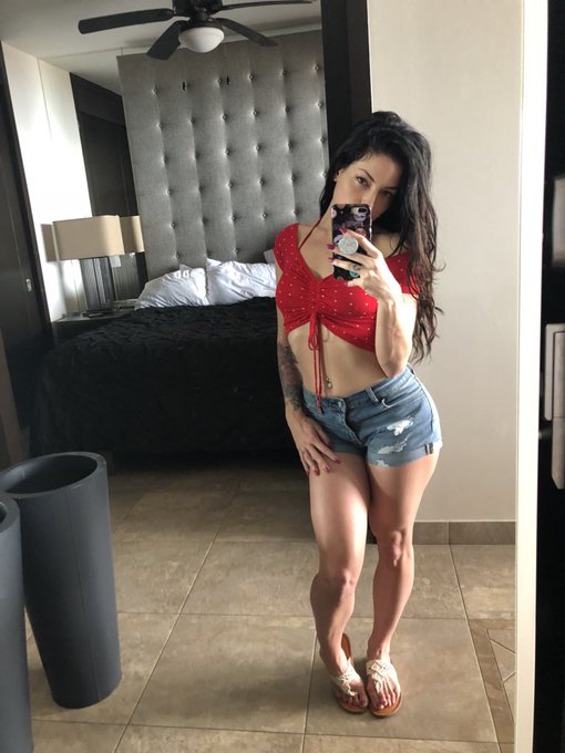 Outfit of the day ft. matching buttplug😍😁❤️ #itsmybirthday https://t.co/SxzHCc1Wgv<a href="/tag/itsmybirthday"class="tags">#itsmybirthday</a>