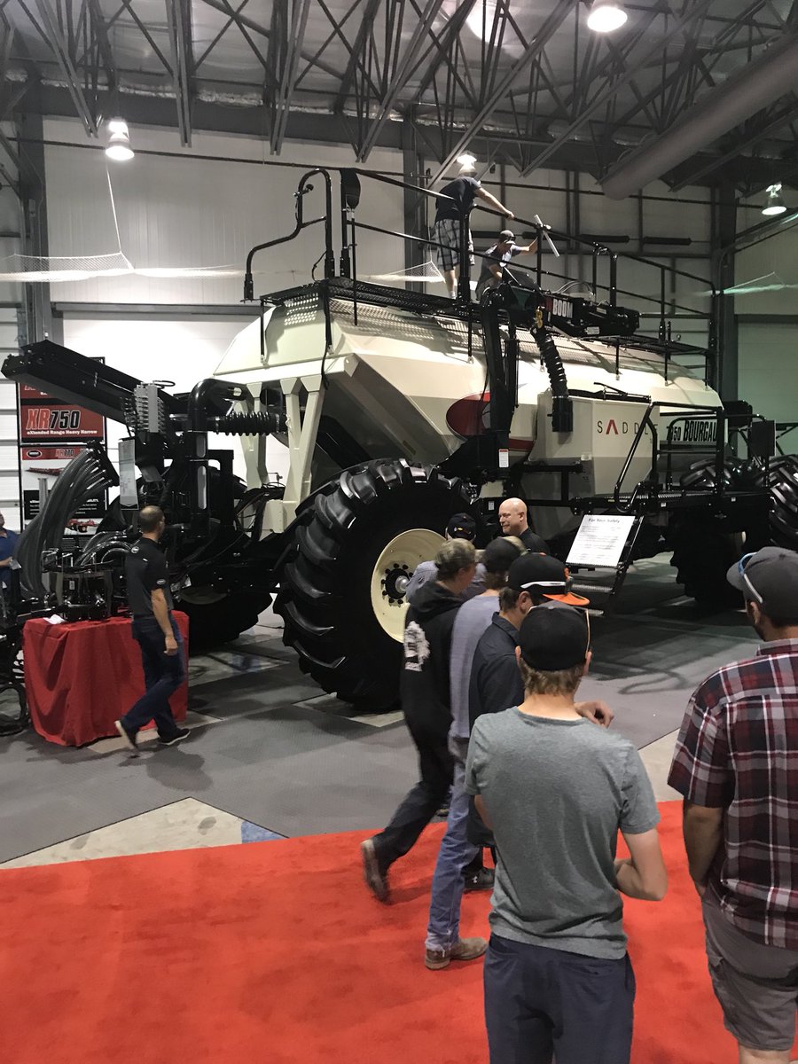 BlackSunInc's tweet photo. From a 1970 protype to one of the largest displays at #cfps18, congrats to our innovation place neighbors @BourgaultAg #cdnaghistory https://t.co/DuFKO8z8VQ https://t.co/bR2CXObxPX