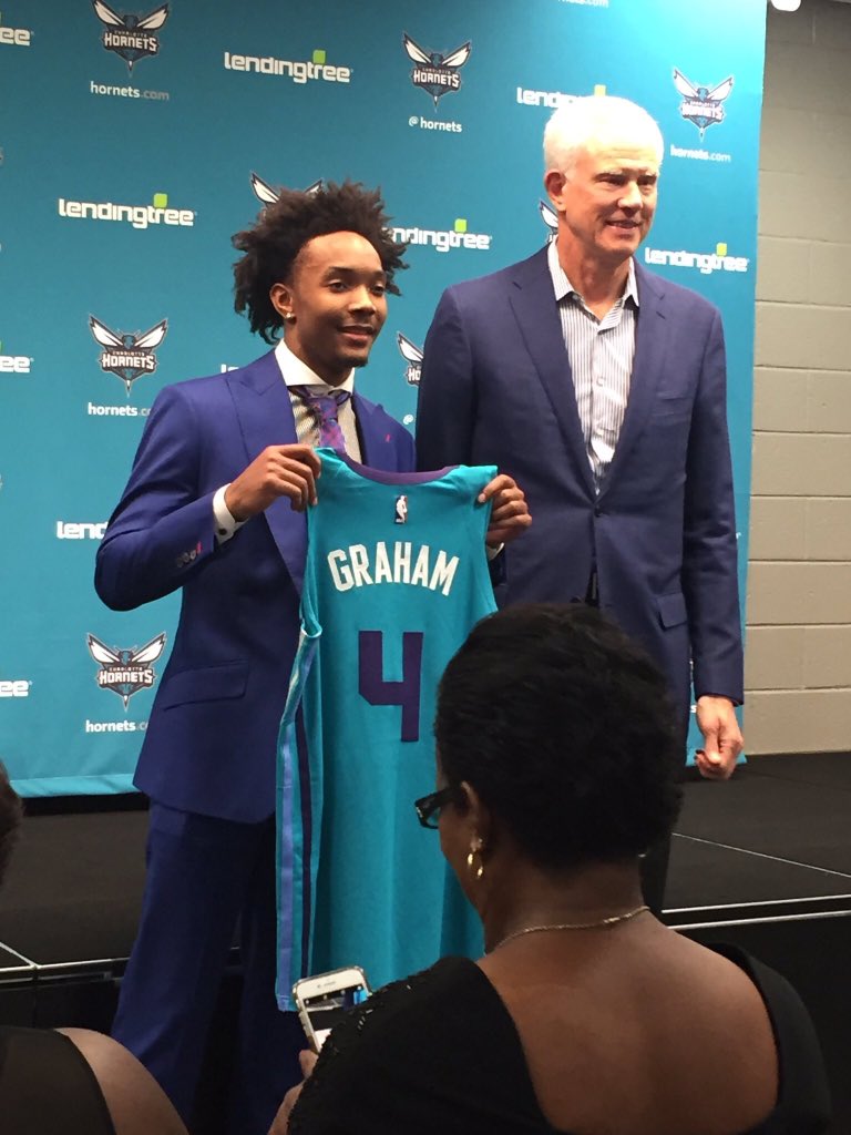 phoggg's tweet image. A new jersey for Devonte. #kubball