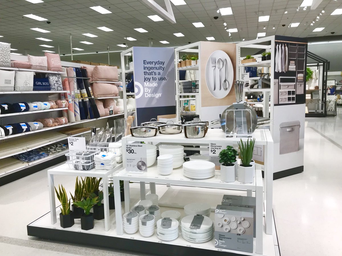 Lisa Kremer tweet media