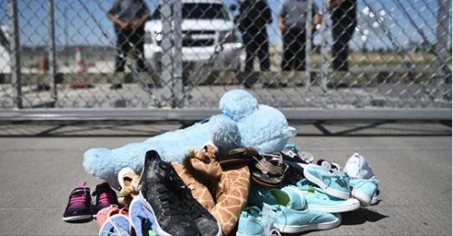 UniNoticias's tweet image. Activistas denuncian métodos &quot;rudimentarios&quot; del gobierno para reunir a inmigrantes separados. uni.vi/DLz830kCFWA