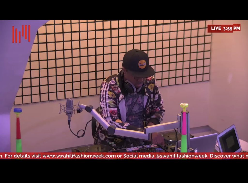 KMlachake's tweet photo. Nice mixxes @djniche254 watching live from Kisumu play magaldem #nrgtransit @MwalimuRachel special shout out @timmytdat https://t.co/8XVgwgFAFo