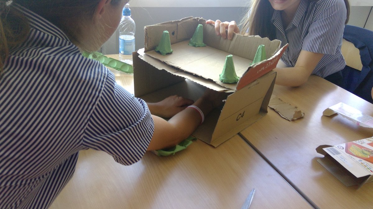 DCHS_Geography's tweet photo. Yr 9's playing the build a favela game....watch out for those monsoon rains! @ChallonersHigh https://t.co/uszjUKURWb