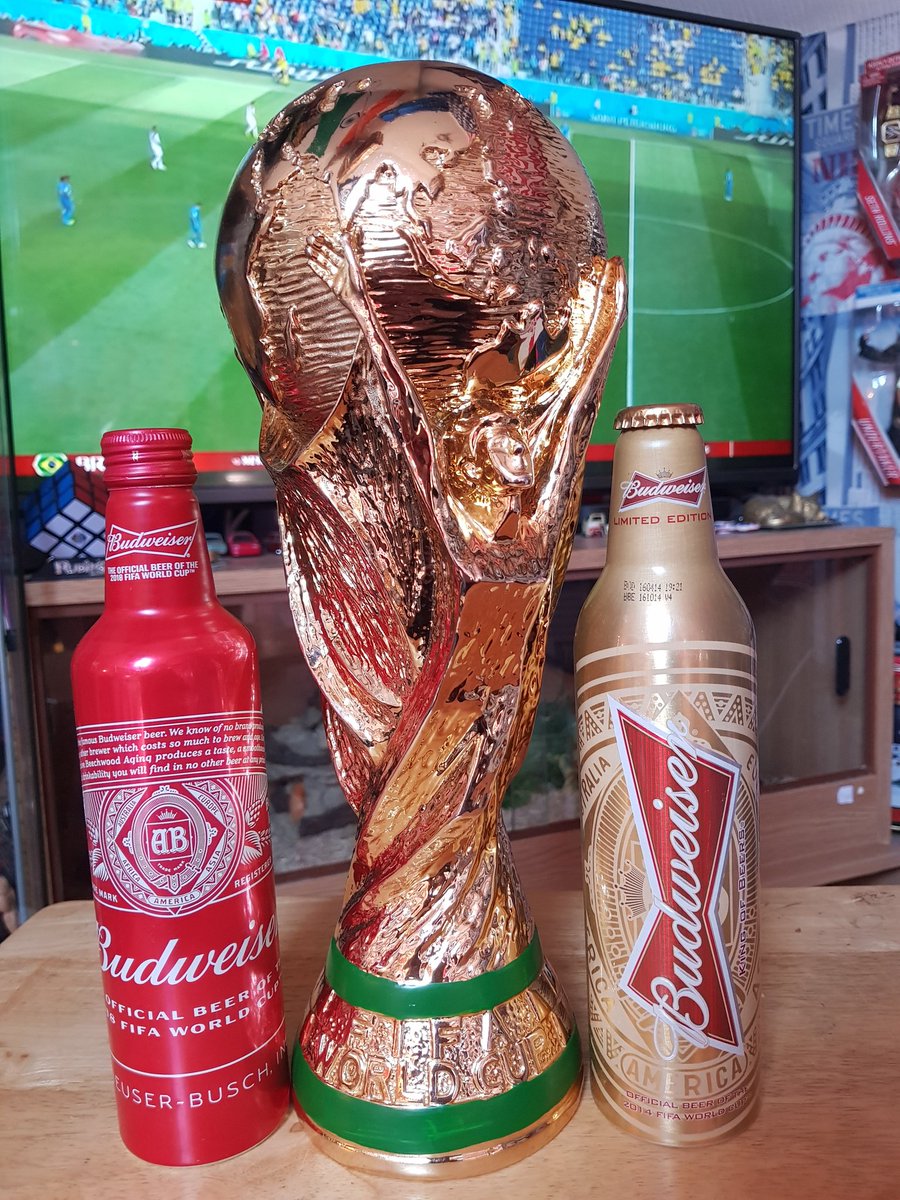 THELEGENDLRB's tweet photo. 2014 and 2018  @BudweiserUK World Cup bottles oh and the beautiful trophy 😍 @FIFAWorldCup https://t.co/h17ujjEs4G