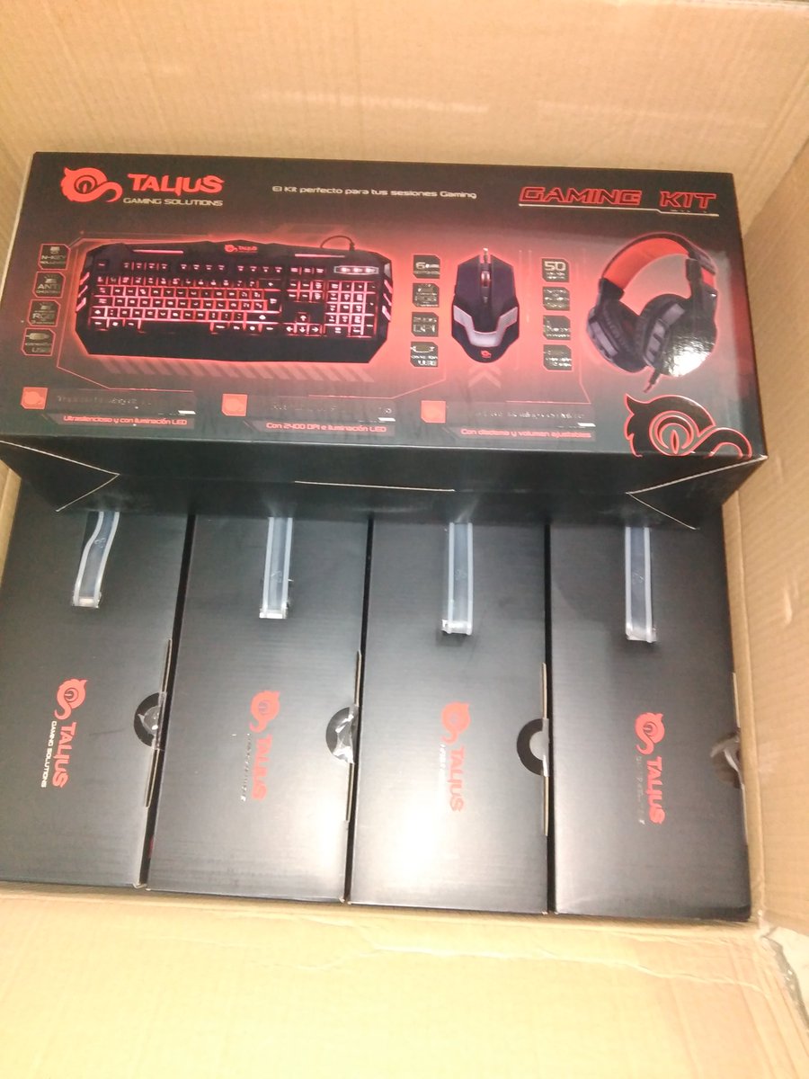 HistoriaPlatino's tweet photo. Aquí huele a premios de nuestro patrocinador @taliustech 

Hay auriculares, muchos teclados mecánicos y hasta kits gaming completos.

Vamos a darlo todo por Dota 2 

#dota2 #esports #Gaming #periférico https://t.co/2x8QWXmFau