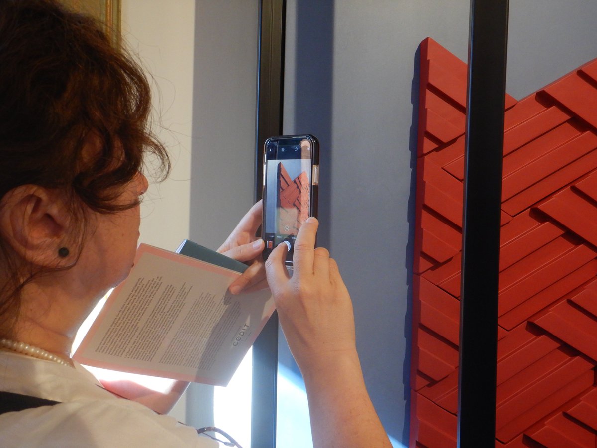 _LuciaSciacca_'s tweet image. I dipendenti sono i primi ambassador di un’azienda. Per questo nasce #StorymakerClub, che permette ai colleghi di raccontare le nostre iniziative. Ecco la storia che abbiamo realizzato per raccontarvi un bel pomeriggio alla mostra #designve: storymakerclub.it/design-ve-stor…