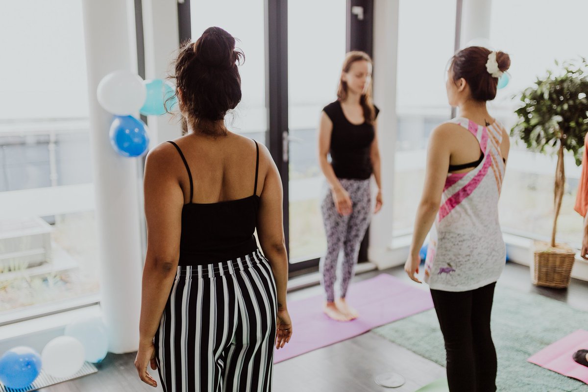 DowningLondon1's tweet photo. 🧘Yoga Day at The Lyra 🧘

Huge thanks to @Crystalservices  for treating our residents to a relaxing yoga session &amp; providing these photos!

Student cleaning services: https://t.co/SsnFt72jFX
#yoga #roomcleaningservices #studentaccommodation https://t.co/qgaTlREKfH