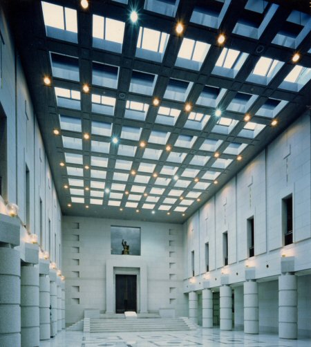 StonePanelsIntl's tweet photo. South Korean Supreme Court building features a free span ceiling with StoneLite® Puchon granite panels. The granite was quarried less than 50 miles from the project site, shipped to TX and fabricated into irregular shapes and features more than 1 mile of finished corners. https://t.co/vlRS1NYqqu