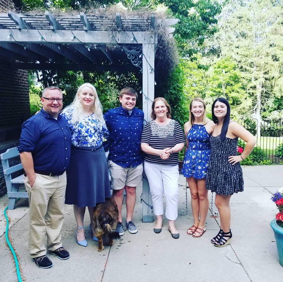 Orientation_EC's tweet photo. The Orientation Executive Team met with local Alumna, Lynn Winner '73, to discuss Alumni involvement in the Orientation program. We are so excited to be working with the wonderful Alumni in the area to make Summer Orientation an even better event for our incoming students! https://t.co/oB9RlGihxf