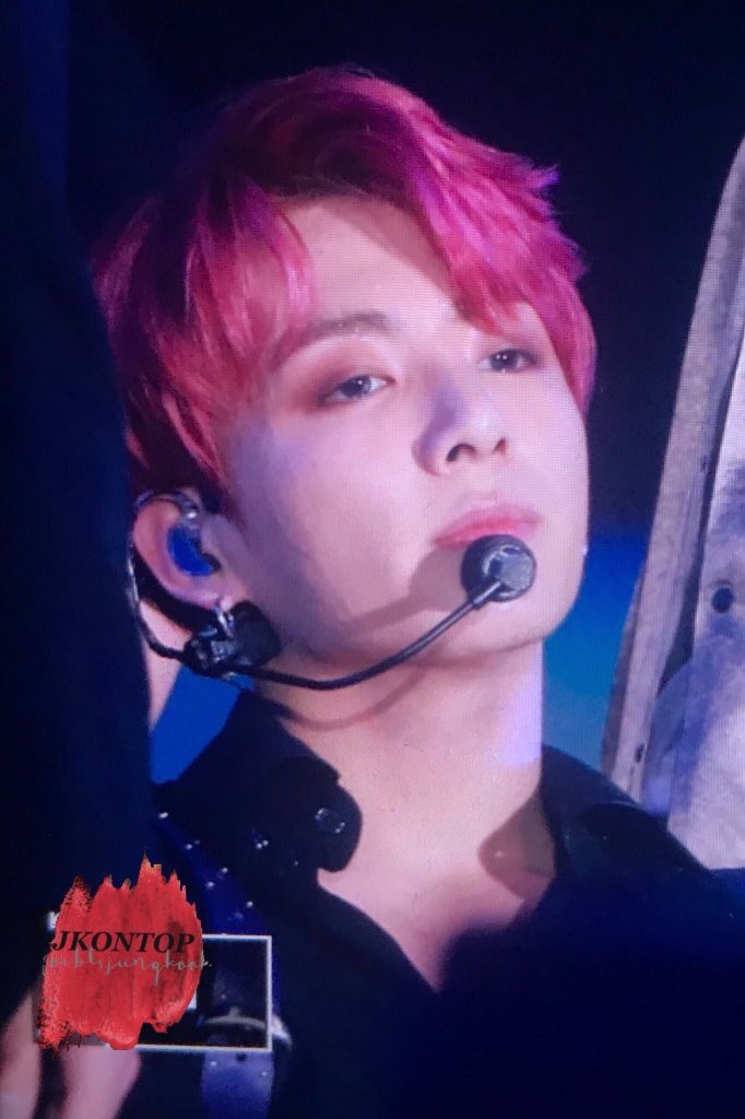 Julah15's tweet photo. WAeon NO TE LA PUEOX CRDDF JUNGKOOK TIENE ROJO DL PDLO OC NO ME TOCQUEN eSTA PRECIOSO WEON LO AMO LO AMO LO AMO https://t.co/PVBlfFEwmn