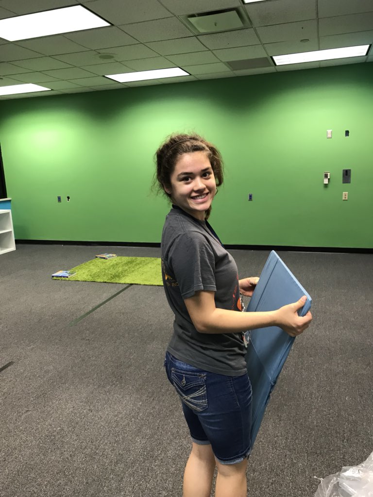 EClare_WMASD's tweet image. @WMBIGRED Students help bring the #createlab closer to reality on this Friday morning!  Thanks Deonte &amp;amp; Emily for all your hard work.