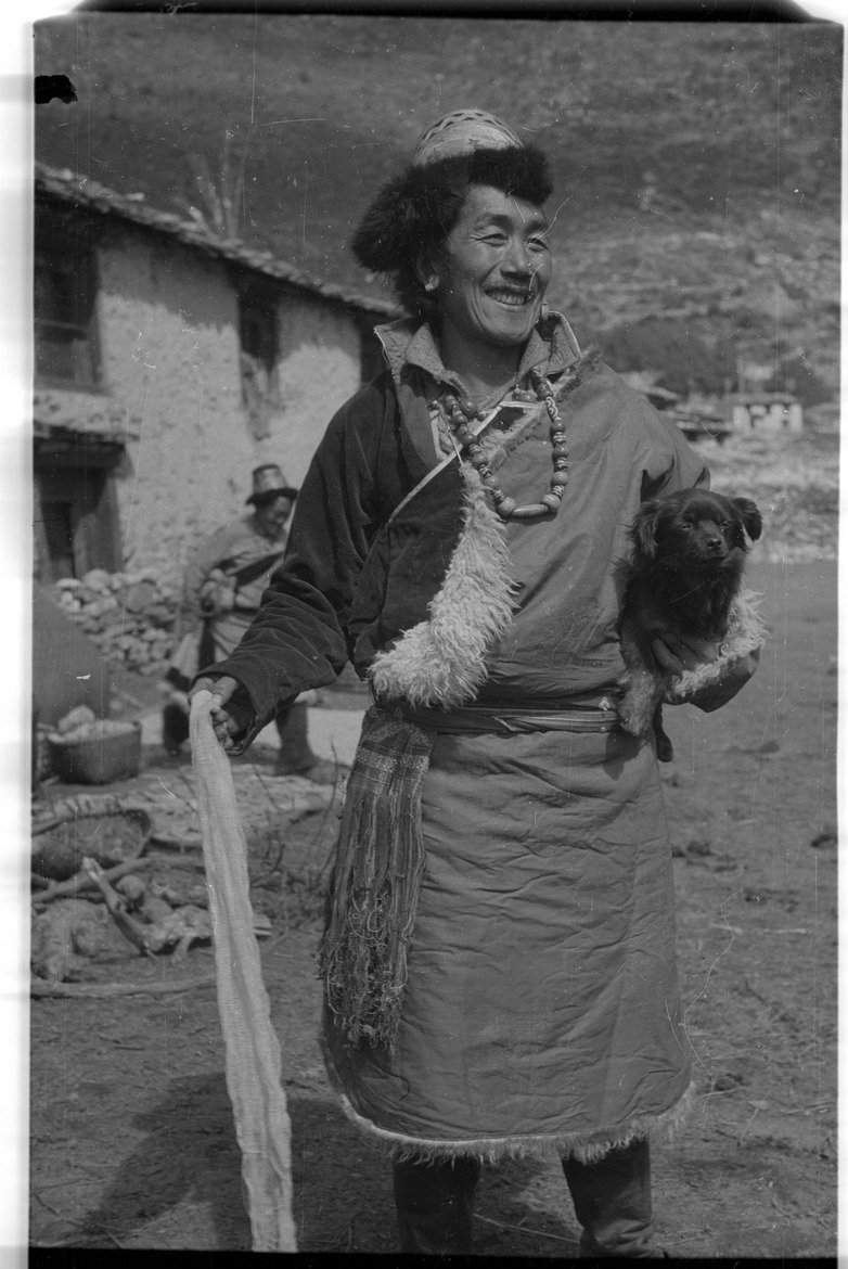 SOAS_SpecColl's tweet photo. Happy #bringyourdogtoworkday! Sadly no dogs in our office, but lots in our Archive! Here's another lovely pooch immortalised in the Christoph von Furer-Haimendorf collection #HappyFriday #SOASArchives https://t.co/dlRBDVbYTN