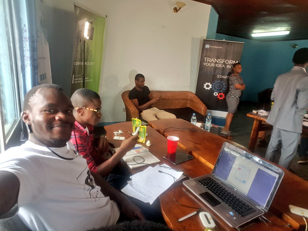 3ch310n's tweet photo. #MomentsInSpace at @ActivSpaces  with @digitalRenter @asuejnr @njorku @mambenanje @valerycolong @Buma76285561 @NadeshEduke and many more #startups in the #siliconmountain #community 

#techtalk #entrepreneur #bussiness https://t.co/tdk0aif5SV