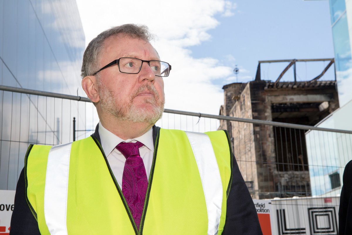 GSofAmedia's tweet photo. NEWS: Secretary of State for Scotland, Rt Hon David Mundell MP, visited @GSofA today to meet with staff and visit the site of last Friday's fire. FULL STORY: https://t.co/KrcTG0PodC https://t.co/MSd9AMDHc0