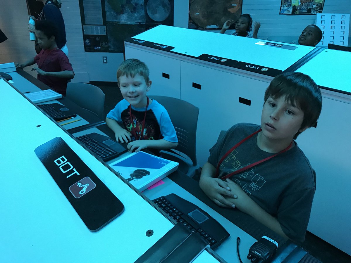 swmr27's tweet photo. @OlmstedNorth @clclouisville Mission Control https://t.co/AFdgmtcElg