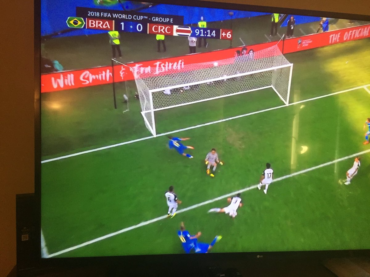 spiritcodenwine's tweet image. #Brazil gets a goal in stoppage time and the crowd erupts #worldup#2018.