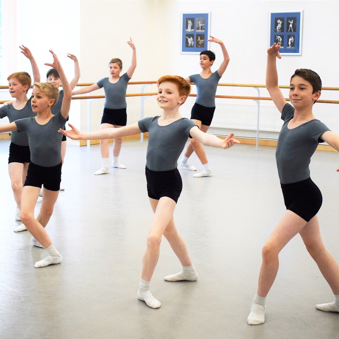 We’ve got that #fridayfeeling from our Year 7 boys today. It’s the last leave out before Summer Shows...let the count down begin!
#elmhurstballetschool #YourPlaceForDance #ballet #studio #studiotostage #ballettechnique #summershow #fridayfeels #leaveout #summerterm #happy #smiles